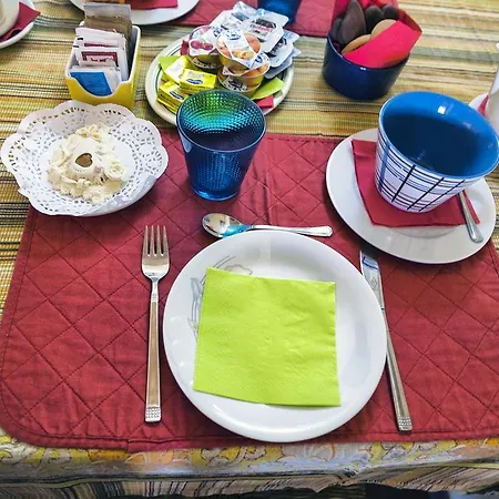 Alojamento de Acomodação e Pequeno-almoço Mari E Luci *